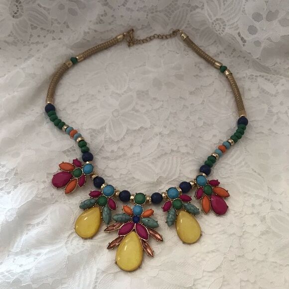 Gorgeous statement necklace - Picture 2 of 3